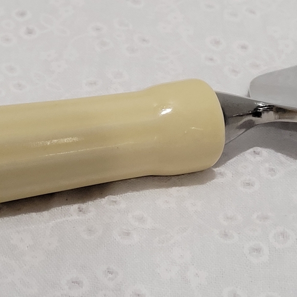 Fiesta Ivory ceramic handled pie cake lifter utensil server - Picture 11 of 11